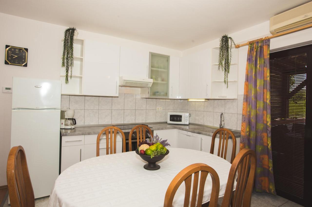 Apartmani Nada & Darko, Kampor, Rab, Hrvatska Экстерьер фото
